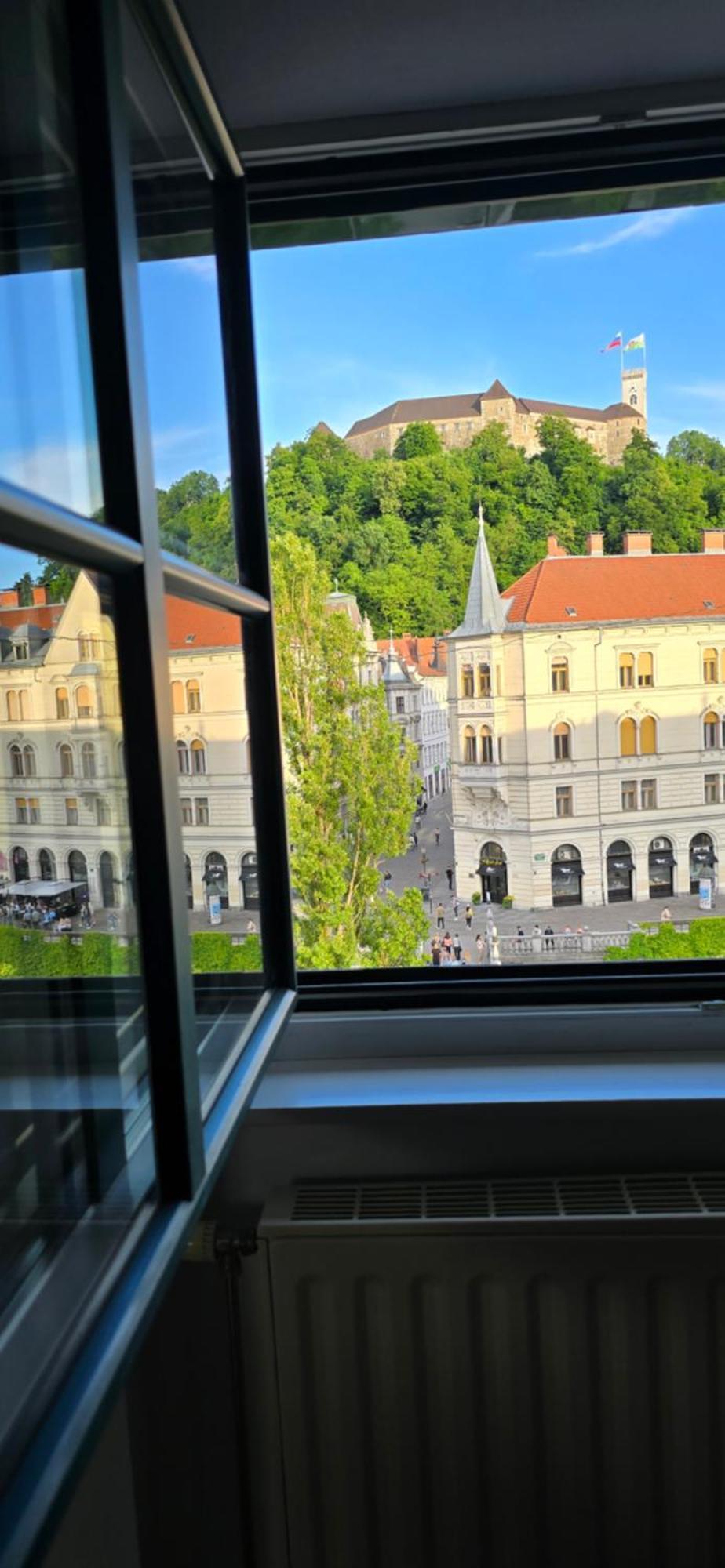Poet Apartment Ljubljana Exteriör bild