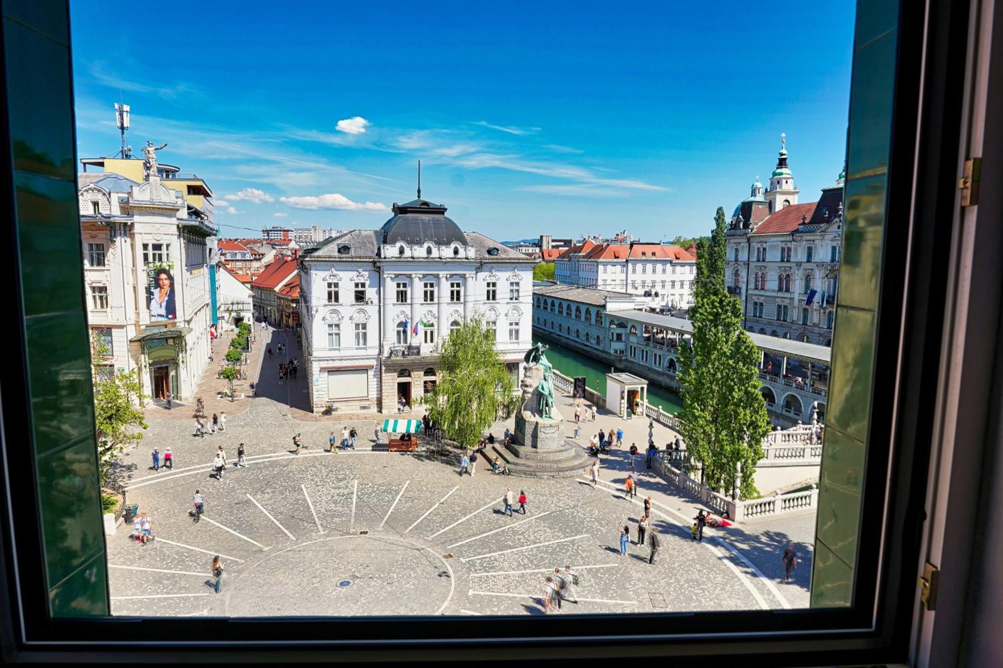 Poet Apartment Ljubljana Exteriör bild